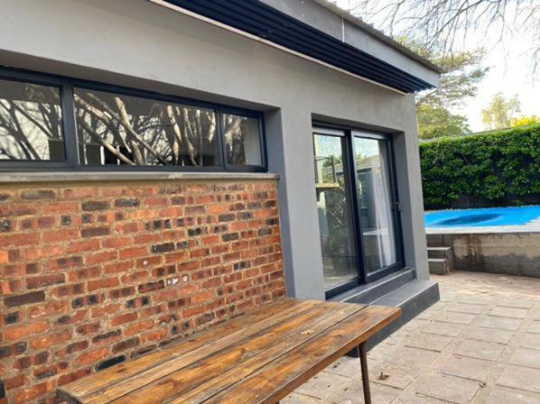 46 On Allcock Guest Apartment & Luxury Room Pretoria-Noord エクステリア 写真