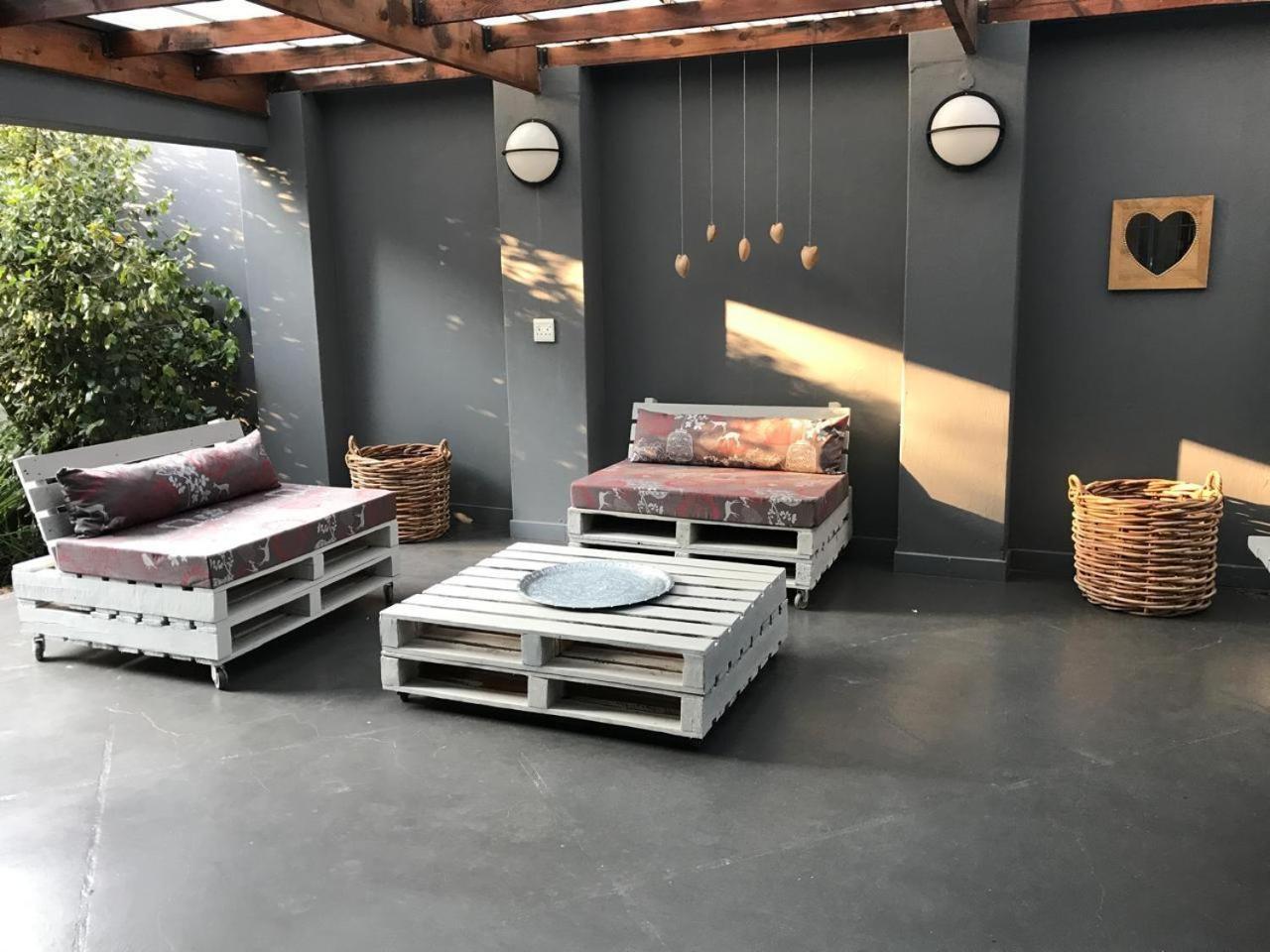 46 On Allcock Guest Apartment & Luxury Room Pretoria-Noord エクステリア 写真